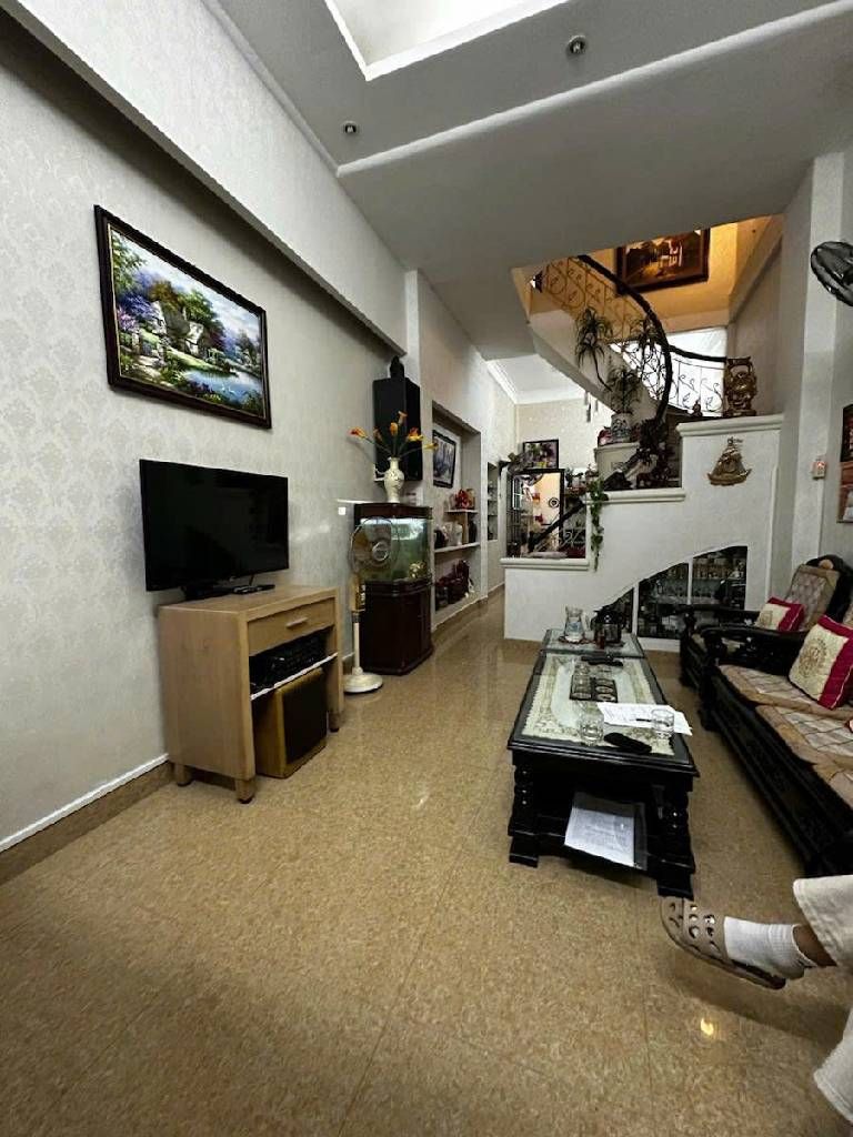 Bán nhà Phan Đình Giót - diện tích 50m2 3 tầng - PHÂN LÔ - Ô TÔ VÀO NHÀ - giá 14,5 tỷ