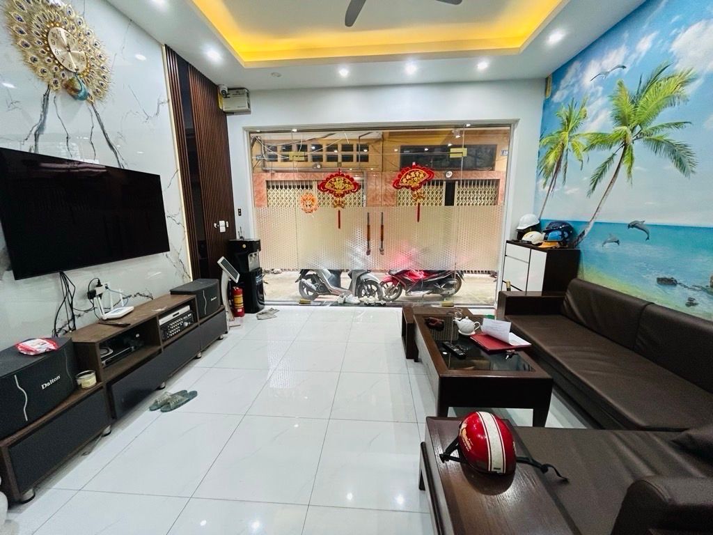 Bán nhà Yên Lạc - diện tích 47m2 5 tầng - Lô góc, thang máy - giá 17,8 tỷ