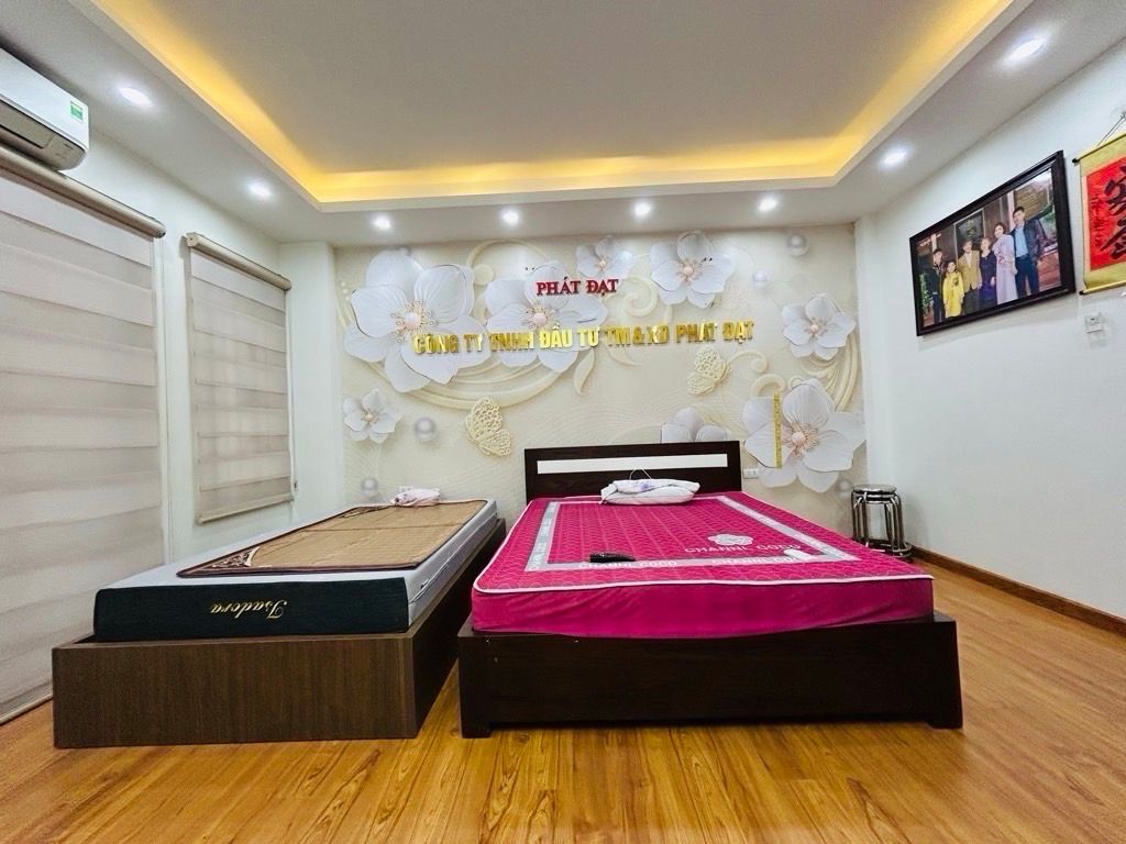 Bán nhà Yên Lạc - diện tích 47m2 5 tầng - Lô góc, thang máy - giá 17,8 tỷ