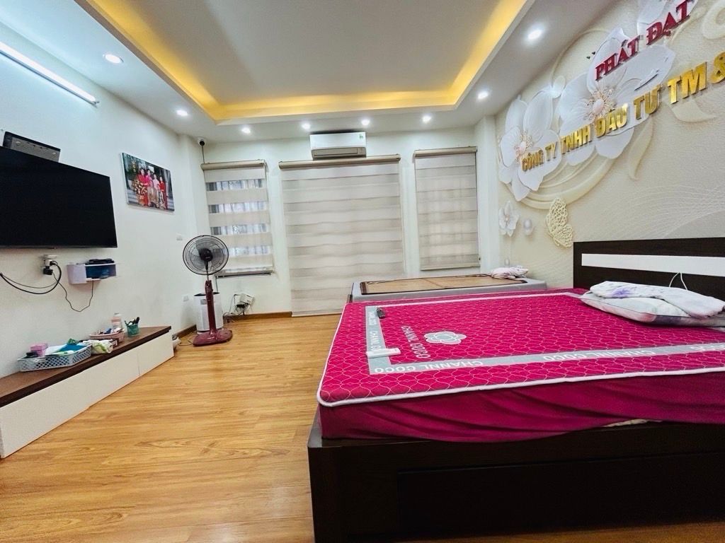 Bán nhà Yên Lạc - diện tích 47m2 5 tầng - Lô góc, thang máy - giá 17,8 tỷ