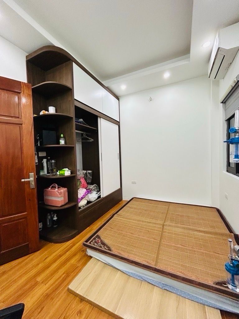 Bán nhà Yên Lạc - diện tích 47m2 5 tầng - Lô góc, thang máy - giá 17,8 tỷ