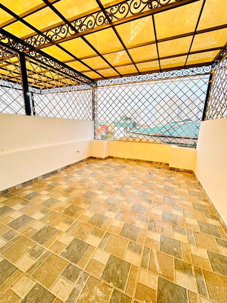 Bán nhà Vĩnh Hưng - diện tích 41.8m2 5 tầng - Gara ô tô, thang máy - giá 13,5 tỷ