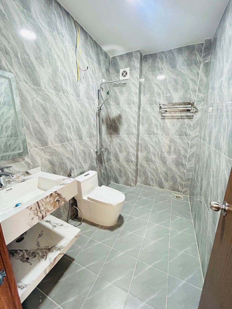 Bán nhà Vĩnh Hưng - diện tích 41.8m2 5 tầng - Gara ô tô, thang máy - giá 13,5 tỷ