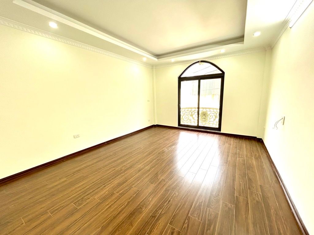 Bán nhà Vĩnh Hưng - diện tích 41.8m2 5 tầng - Gara ô tô, thang máy - giá 13,5 tỷ