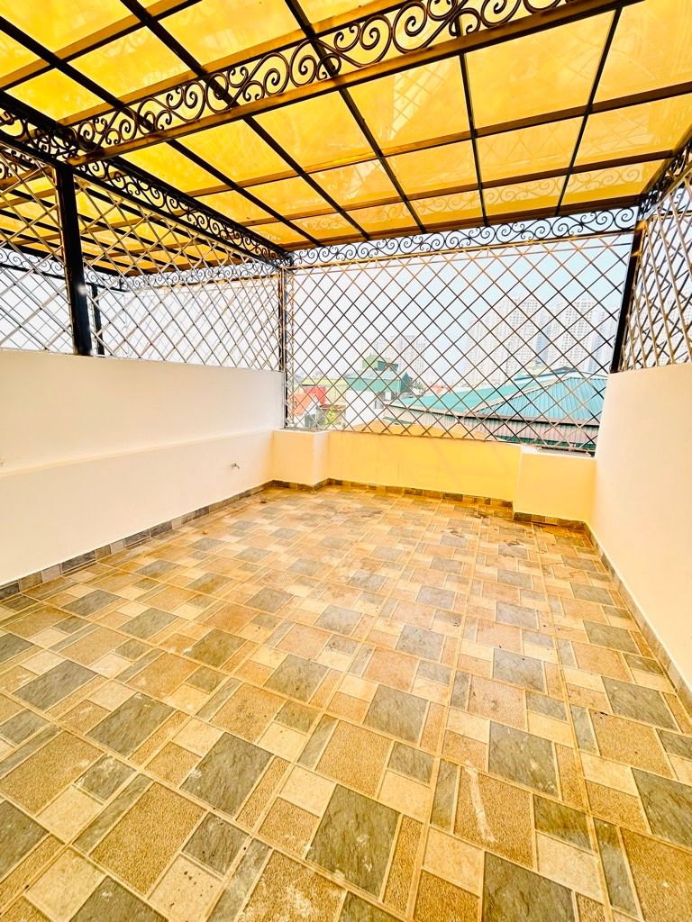 Bán nhà Vĩnh Hưng - diện tích 41.8m2 5 tầng - Gara ô tô, thang máy - giá 13,5 tỷ