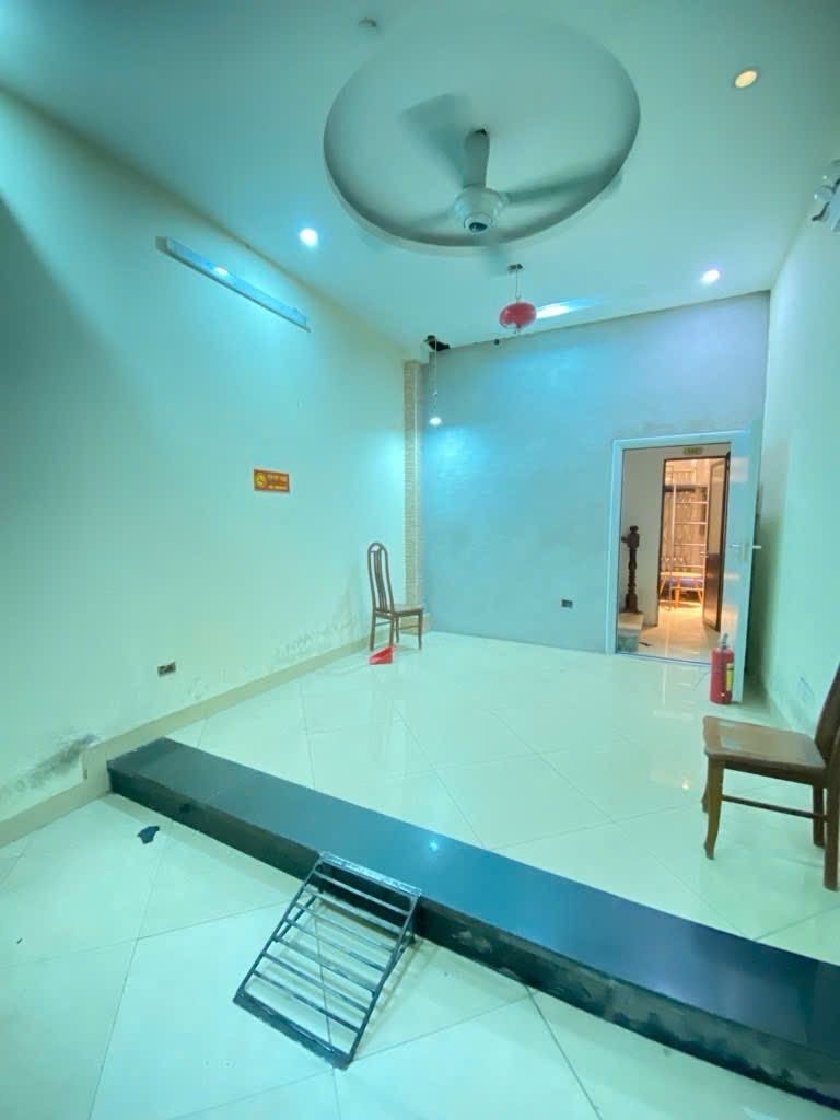 Bán nhà Cát Linh - diện tích 37,8m2 5 tầng - Phân lô 2 mặt ngõ - giá 12,5 tỷ