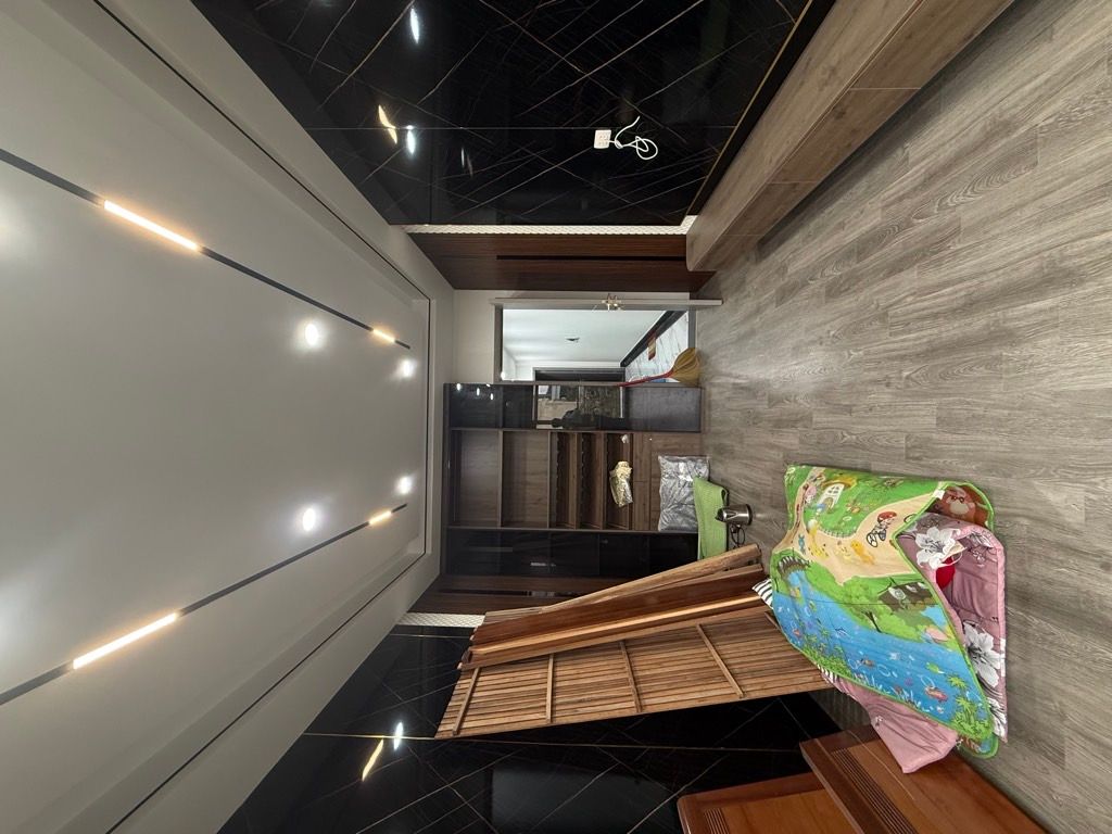 Bán nhà Nguyễn Chính - diện tích 53.5m2 5 tầng - Ô TÔ TẢI ĐỖ TRÁNH - giá 17,8 tỷ