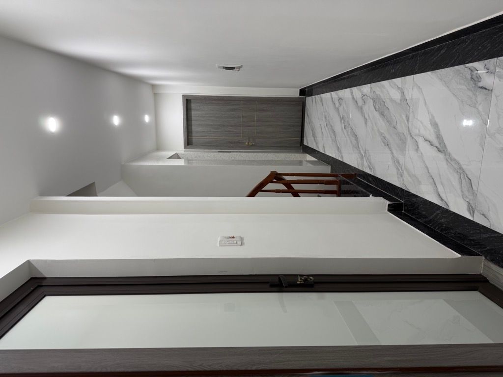 Bán nhà Nguyễn Chính - diện tích 53.5m2 5 tầng - Ô TÔ TẢI ĐỖ TRÁNH - giá 17,8 tỷ