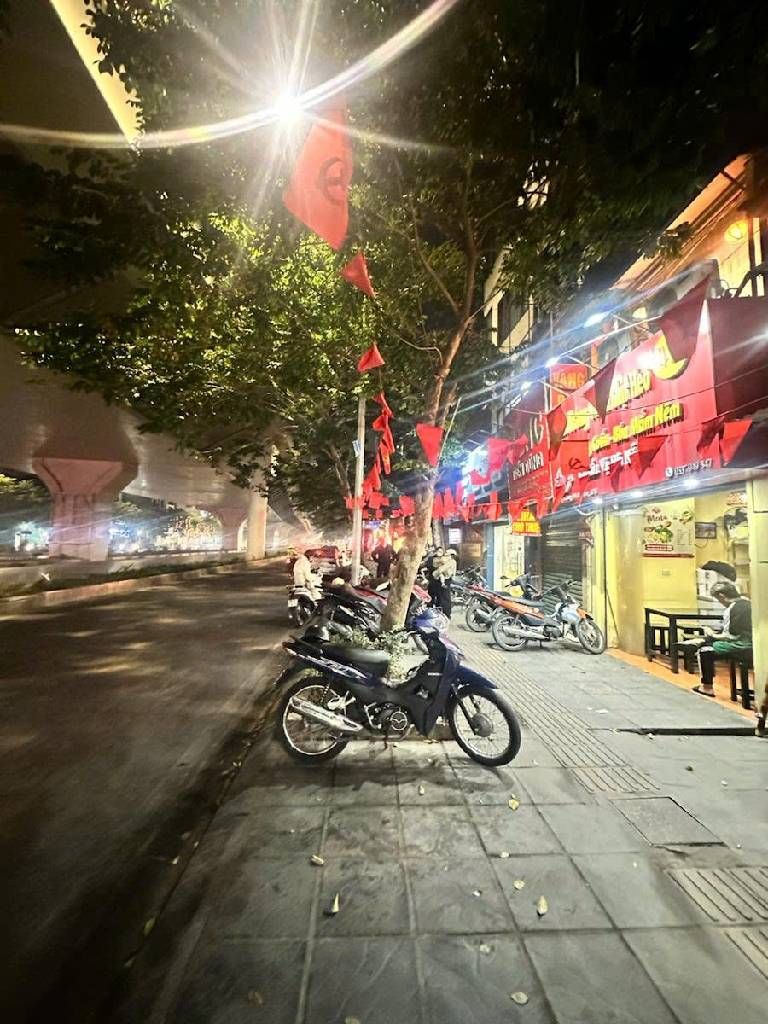 Bán nhà Đại La - diện tích 30m2 1 tầng - Mặt phố kinh doanh đa dạng - giá 11,3 tỷ