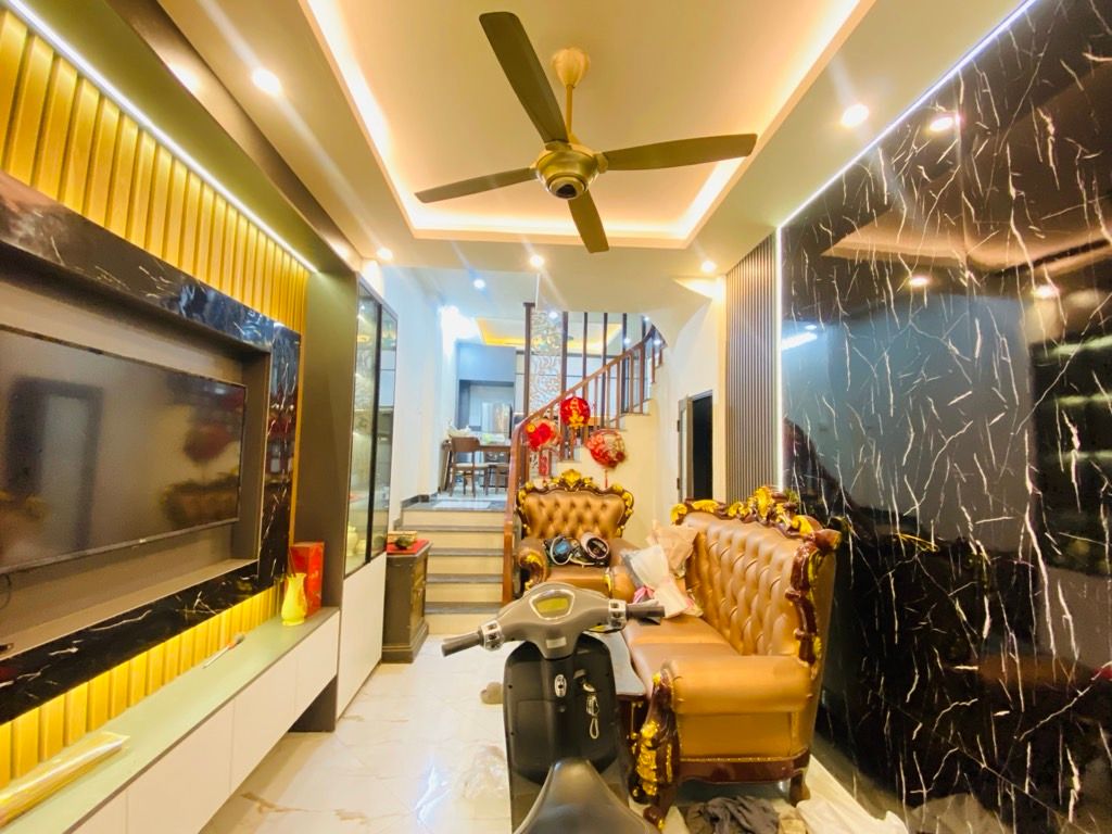 Bán nhà Kim Giang - diện tích 36.3m2 5 tầng - Lô góc 2 mặt thoáng - giá 10,5 tỷ