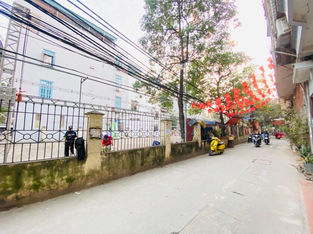 Bán nhà Kim Giang - diện tích 36.3m2 5 tầng - Lô góc 2 mặt thoáng - giá 10,5 tỷ