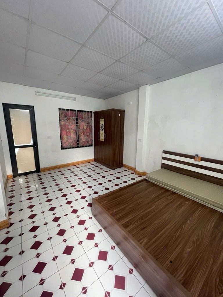 Bán nhà Gốc Đề - diện tích 41m2 3 tầng - Nhà dân xây, gần chợ Hoàng Mai - giá 7,6 tỷ