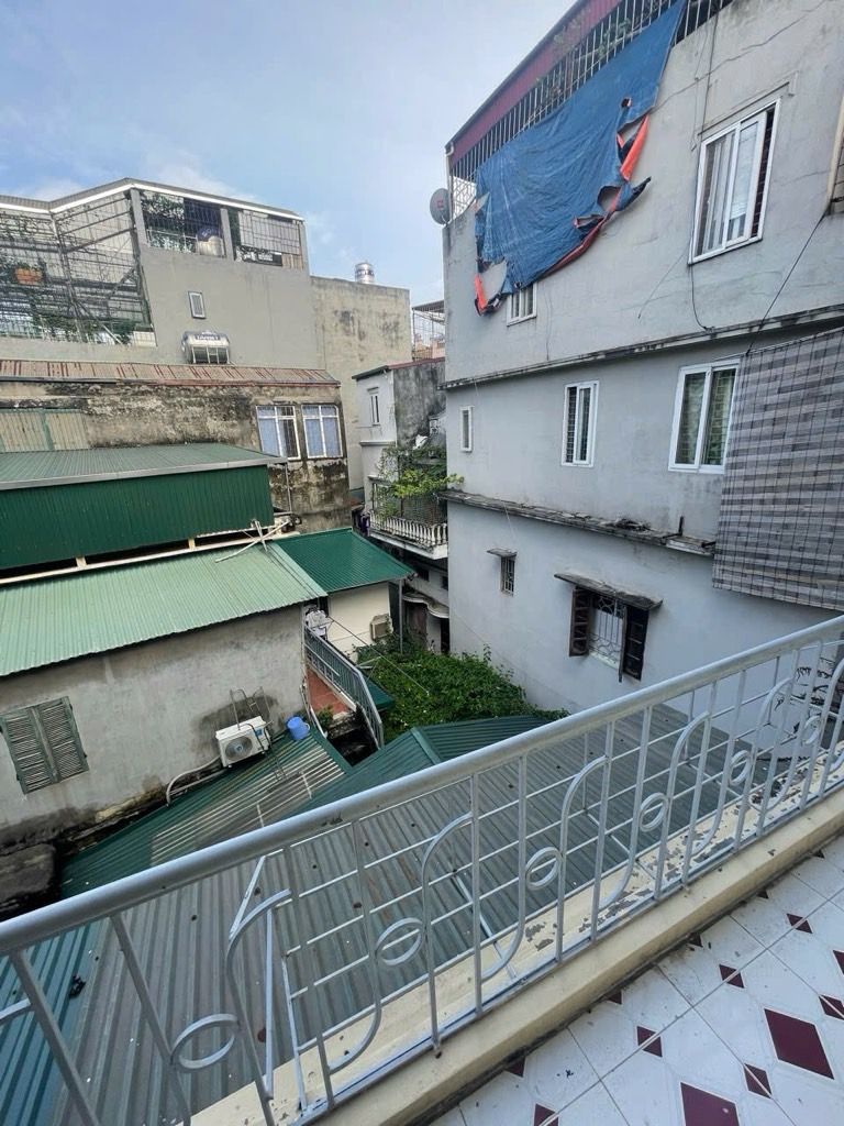 Bán nhà Gốc Đề - diện tích 41m2 3 tầng - Nhà dân xây, gần chợ Hoàng Mai - giá 7,6 tỷ