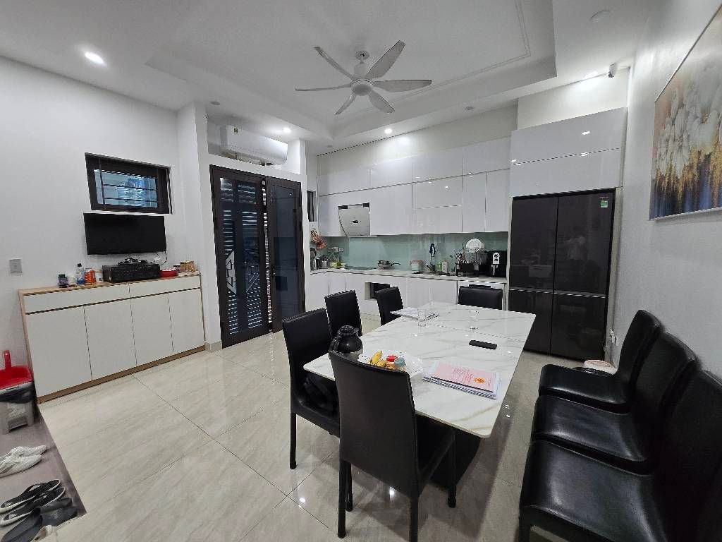 Bán nhà Nguyễn An Ninh - diện tích 42m2 5 tầng - Ô tô lý thuyết - giá 13,5 tỷ