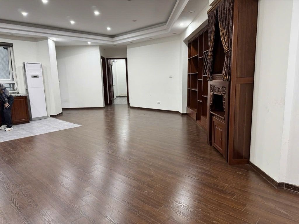 Bán nhà Vũ Trọng Phụng - diện tích 108,2m2 3 tầng - Căn góc thoáng mát - giá 8,1 tỷ