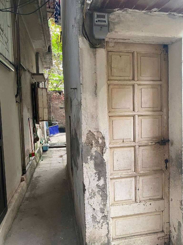 Bán nhà Hoàng Cầu - diện tích 36.7m2 1 tầng - Lô góc - giá 5,9 tỷ