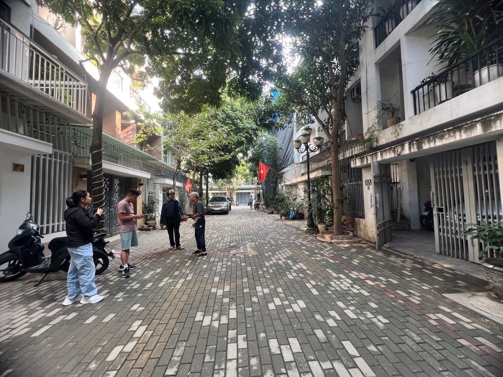 Bán nhà Ao Sào - diện tích 70m2 4 tầng - ô tô tránh - giá 24 tỷ