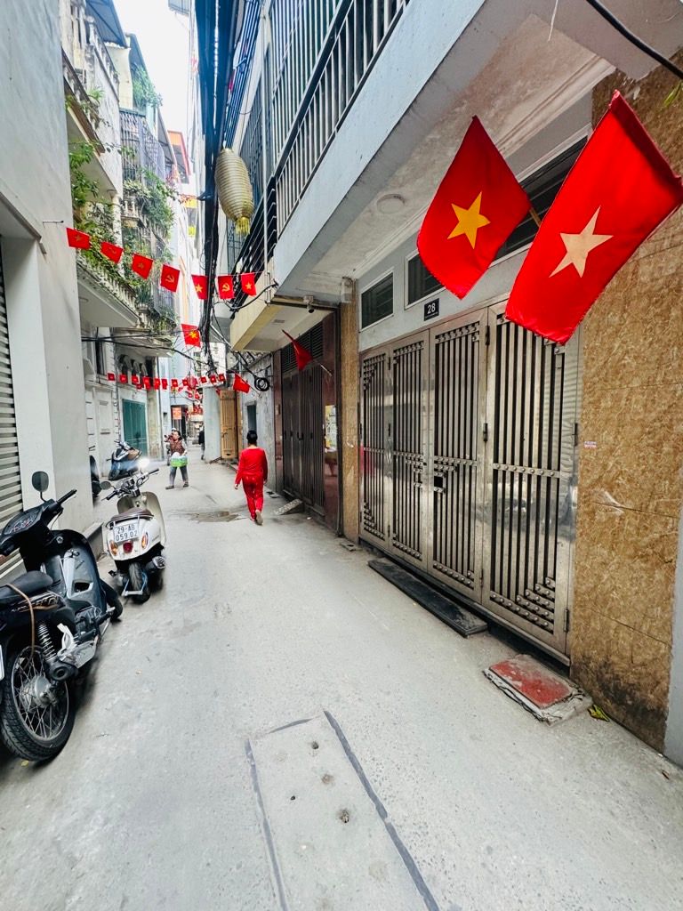 Bán nhà Chợ Khâm Thiên - diện tích 57.1m2 6 tầng - Nhà đẹp 2 mặt thoáng - giá 15,2 tỷ