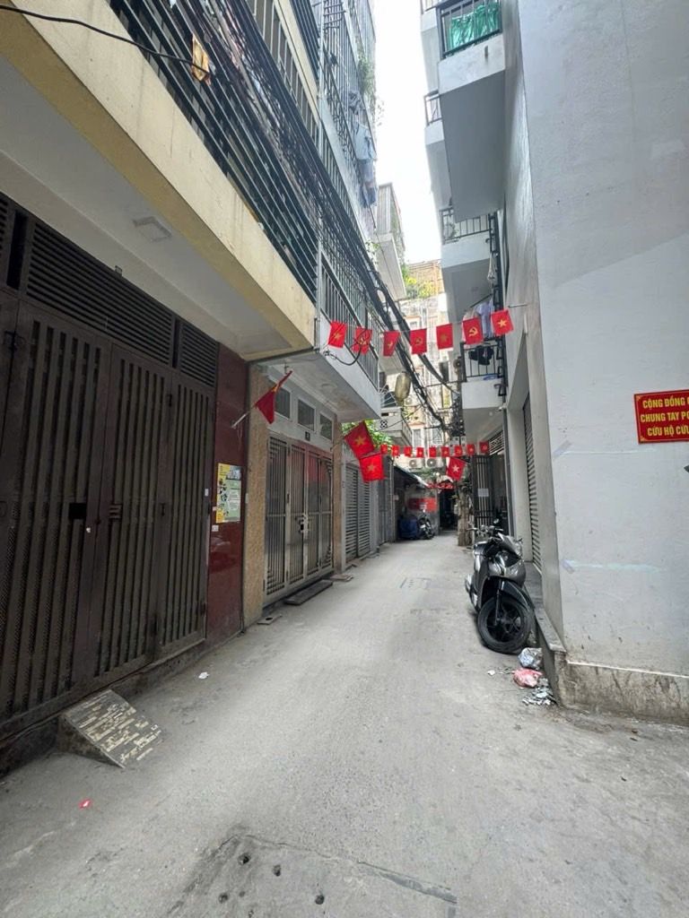 Bán nhà Chợ Khâm Thiên - diện tích 57.1m2 6 tầng - Nhà đẹp 2 mặt thoáng - giá 15,2 tỷ