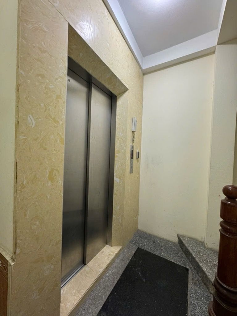 Bán nhà Chợ Khâm Thiên - diện tích 57.1m2 6 tầng - Nhà đẹp 2 mặt thoáng - giá 15,2 tỷ