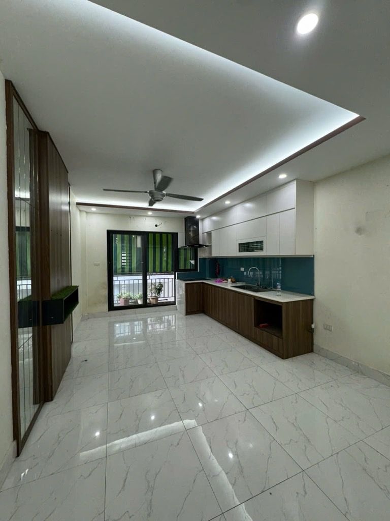 Bán nhà Chợ Khâm Thiên - diện tích 57.1m2 6 tầng - Nhà đẹp 2 mặt thoáng - giá 15,2 tỷ