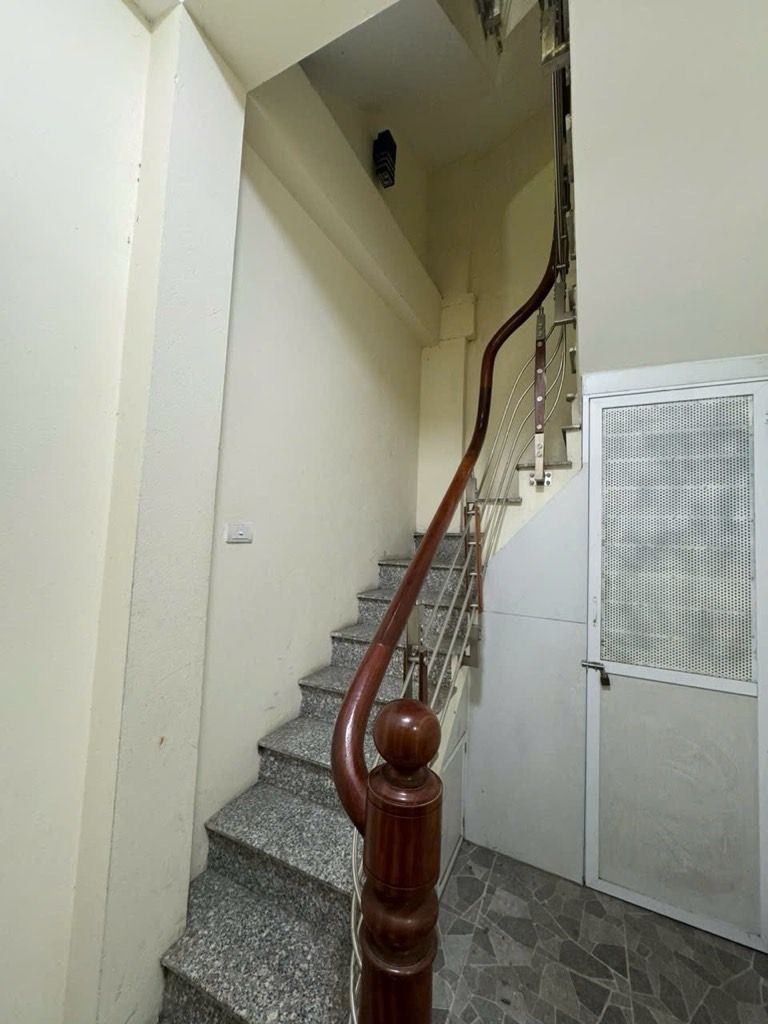 Bán nhà Chợ Khâm Thiên - diện tích 57.1m2 6 tầng - Nhà đẹp 2 mặt thoáng - giá 15,2 tỷ