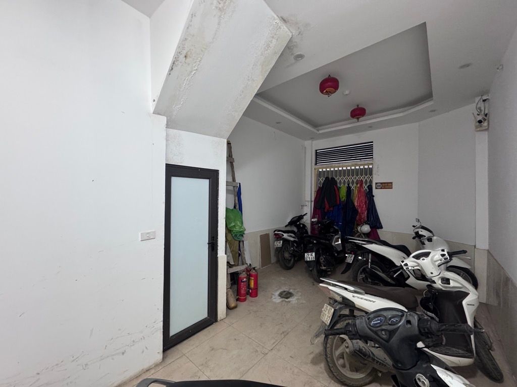 Bán nhà Trại Tóc - diện tích 36.6m2 6 tầng - Hiếm nhà bán - giá 10,6 tỷ