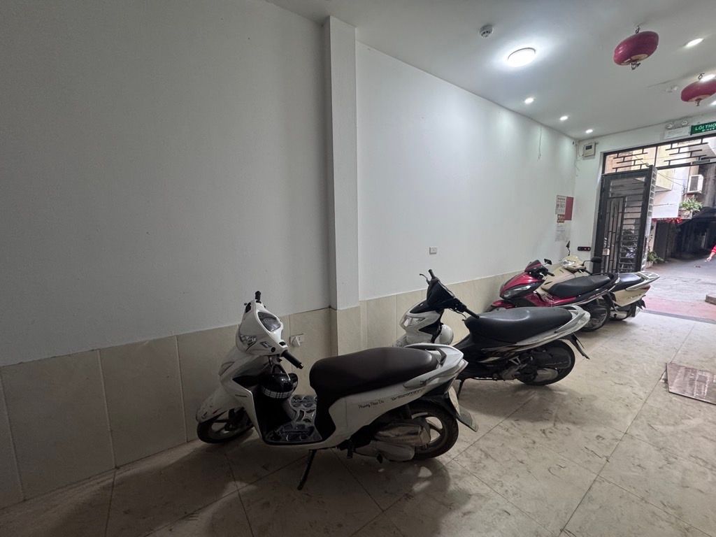 Bán nhà Trại Tóc - diện tích 36.6m2 6 tầng - Hiếm nhà bán - giá 10,6 tỷ