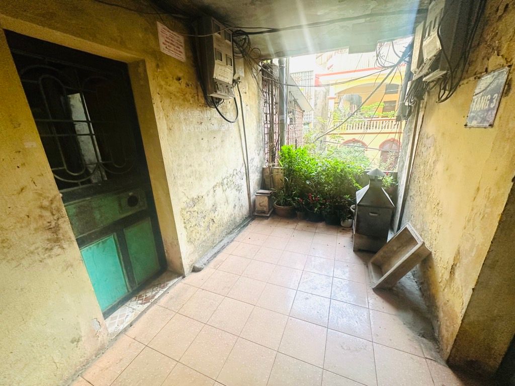 Bán nhà Nguyễn Trãi - diện tích 65m2 1 tầng - Ô TÔ ĐỖ CHÂN CẦU THANG - giá 3,4 tỷ