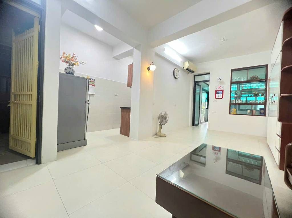 Bán nhà Trương Định - diện tích 50m2 1 tầng - Ô tô đỗ chân cầu thang - giá 3,5 tỷ