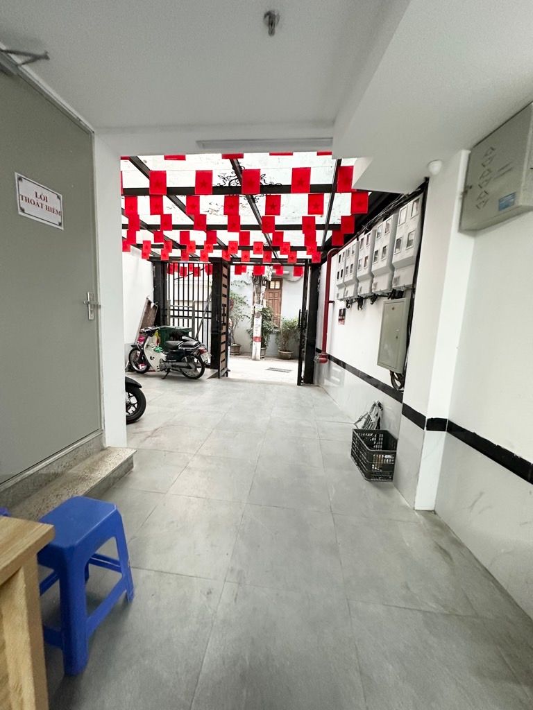 Bán nhà Lĩnh Nam - diện tích 46m2 1 tầng - thang máy - giá 2,6 tỷ