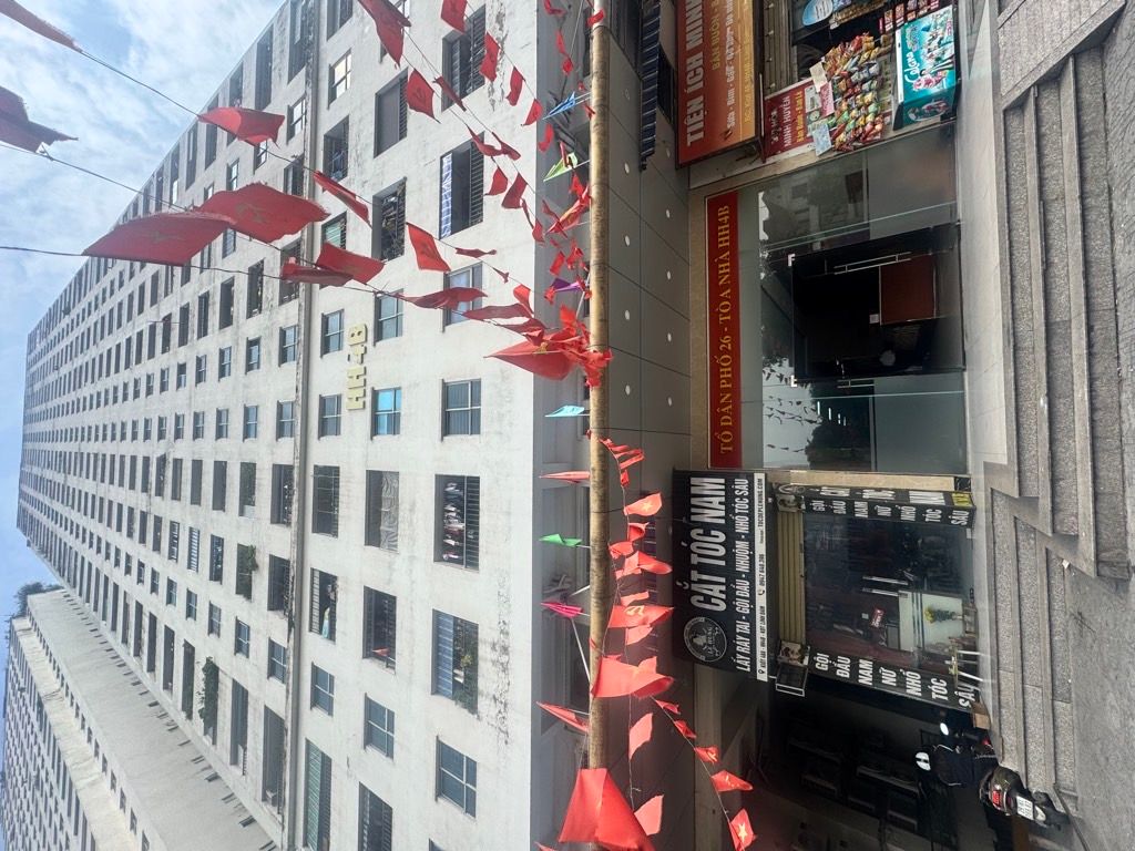 Bán nhà Linh Đàm - diện tích 62.5m2 1 tầng - Căn hộ 2 ngủ - 2 VS - Full đồ mới tinh - giá 3.7 tỷ