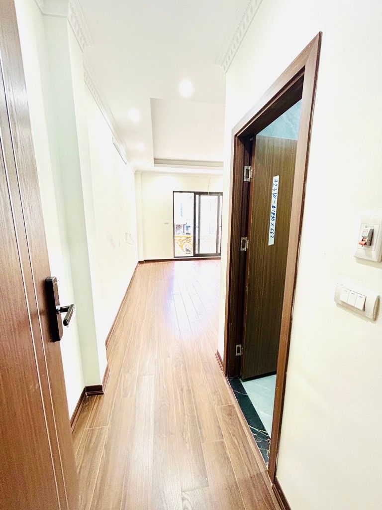 Bán nhà Vĩnh Hưng - diện tích 37.8m2 6 tầng - Thang máy, gần phố - giá 11,7 tỷ