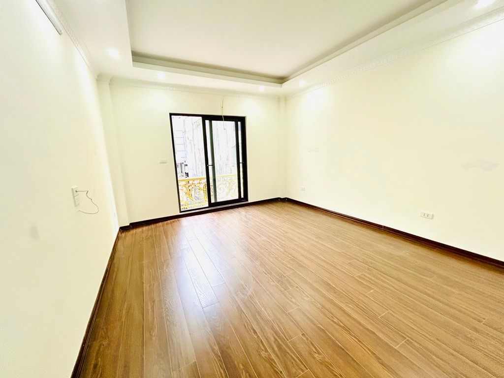 Bán nhà Vĩnh Hưng - diện tích 37.8m2 6 tầng - Thang máy, gần phố - giá 11,7 tỷ