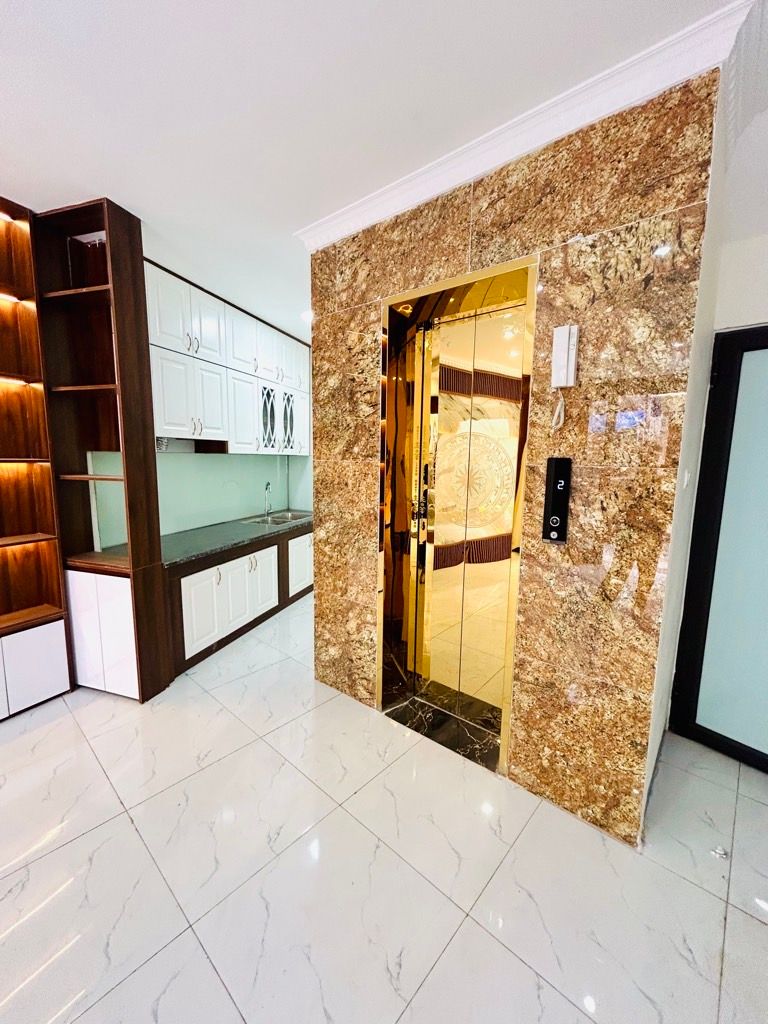 Bán nhà Vĩnh Hưng - diện tích 37.8m2 6 tầng - Thang máy - giá 11,3 tỷ