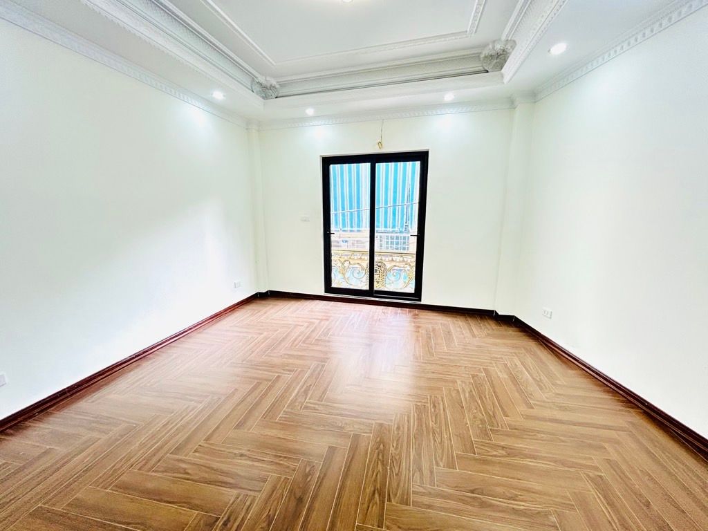 Bán nhà Vĩnh Hưng - diện tích 37.8m2 6 tầng - Thang máy - giá 11,3 tỷ