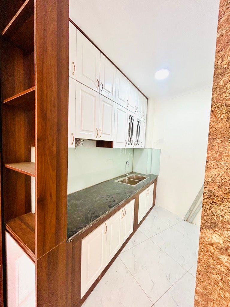 Bán nhà Vĩnh Hưng - diện tích 37.8m2 6 tầng - Thang máy - giá 11,3 tỷ