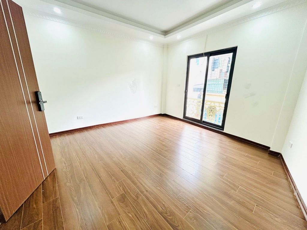 Bán nhà Vĩnh Hưng - diện tích 37.8m2 6 tầng - Thang máy - giá 11,3 tỷ