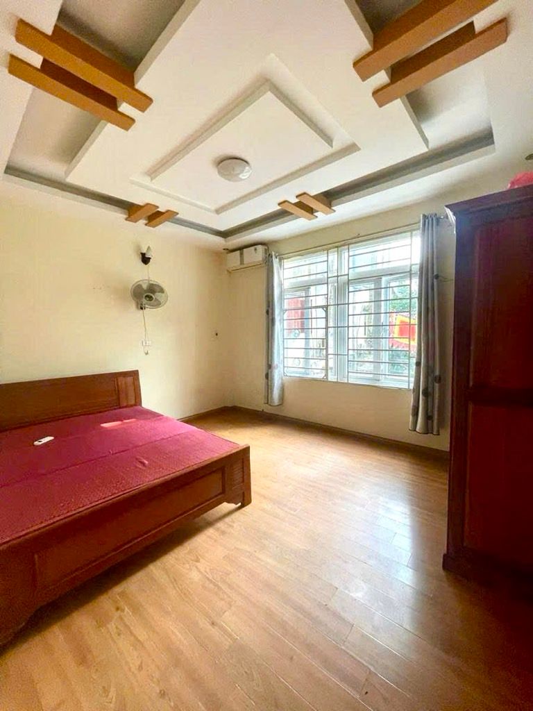 Bán nhà Quan Nhân - diện tích 32,5m2 5 tầng - Ô TÔ TRÁNH - giá 7,9 tỷ