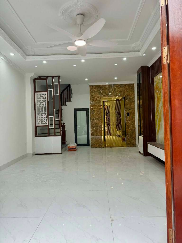 Bán nhà Thanh Đàm - diện tích 42,2m2 5 tầng - Ô tô đỗ cửa - giá 11,5 tỷ