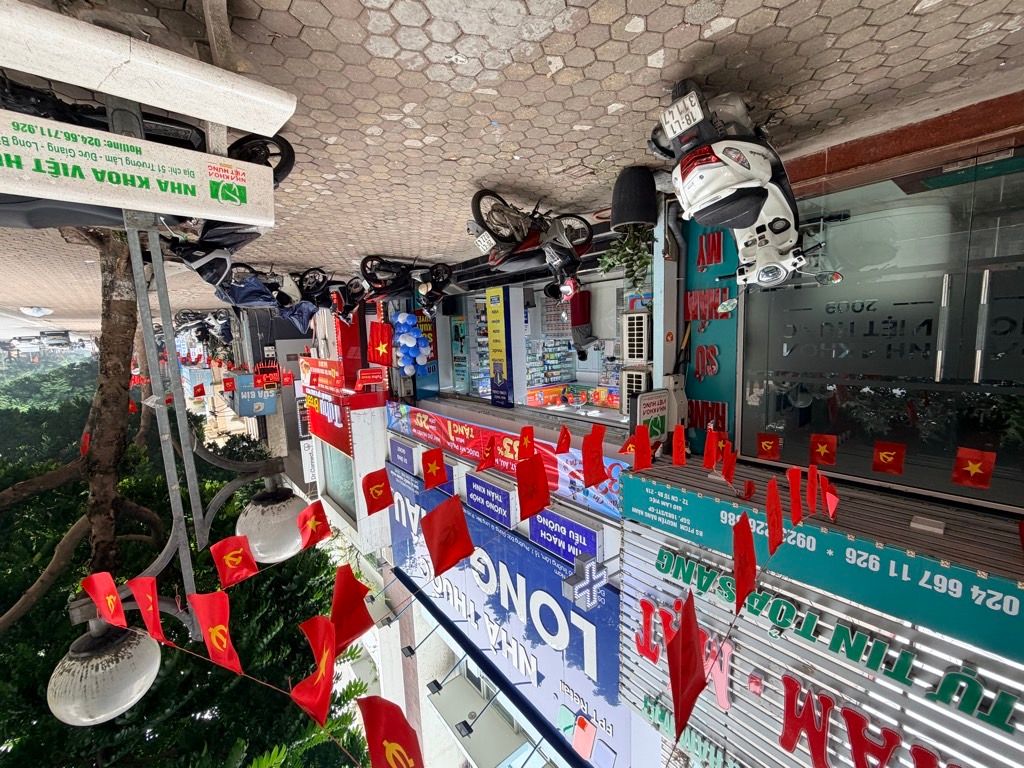 Bán nhà mặt phố Trường lâm 57m2 x 3 tầng, Q. Long Biên – Giá 20,95 tỷ