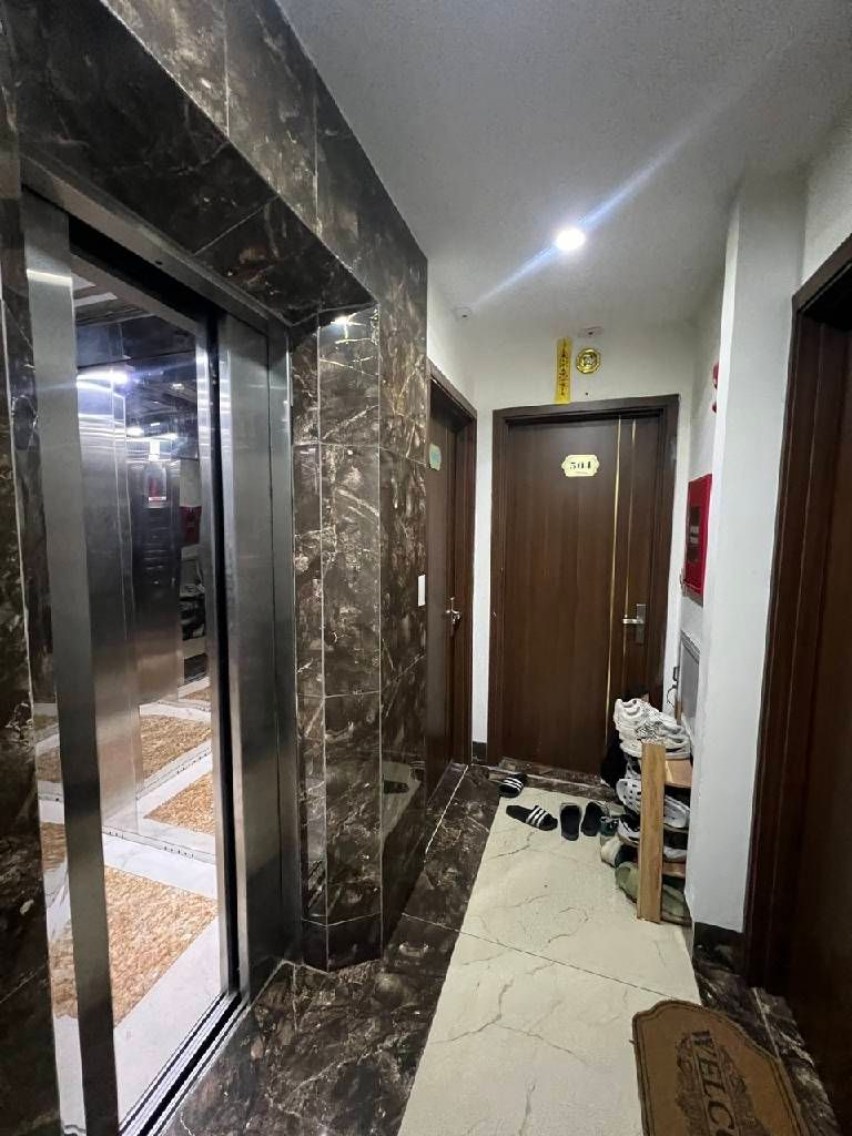 Bán nhà Phạm Ngọc Thạch - diện tích 48m2 8 tầng - Căn hộ ccmn tầng 5 khu vực trung tâm vip - giá 2,59 tỷ