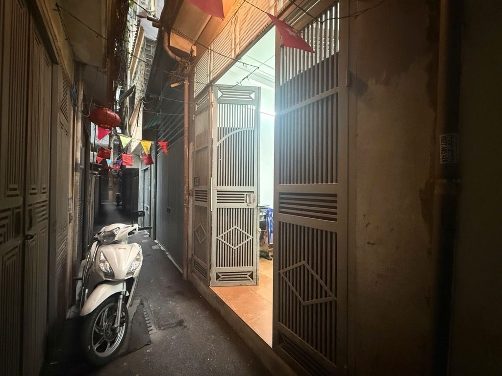 Bán nhà NGUYỄN TRÃI - diện tích 40m2 5 tầng - Ngõ thông tứ tung - giá 5 tỷ