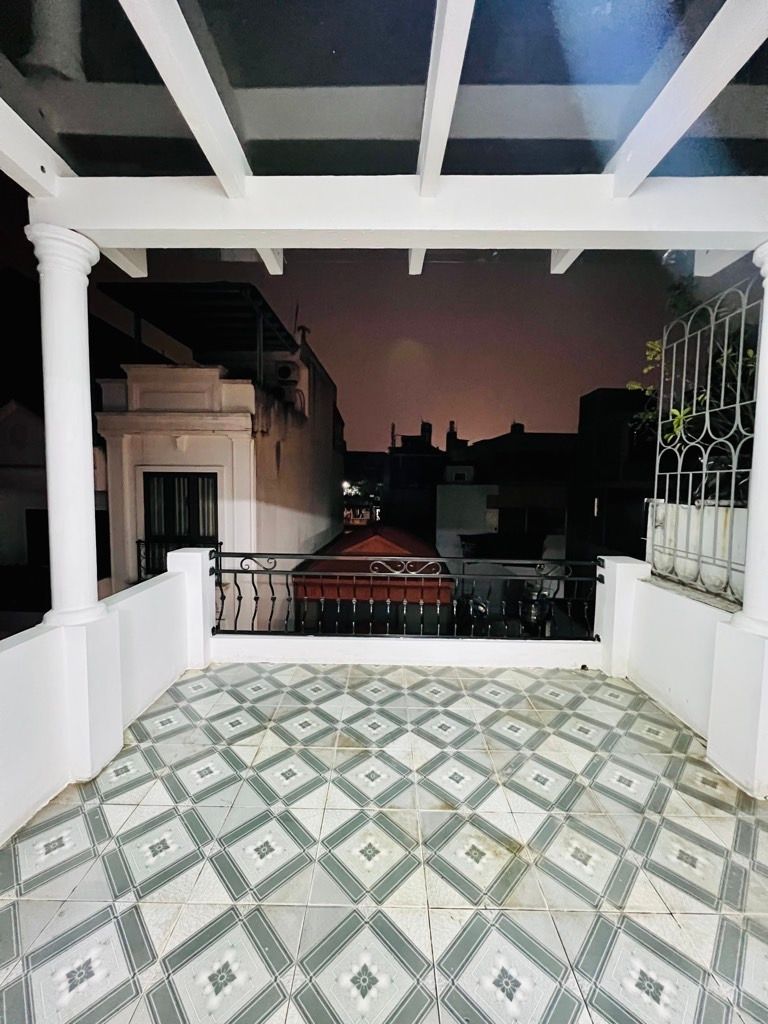 Bán nhà Ngọc Hồi - diện tích 40m2 4 tầng - Ô TÔ TRÁNH - giá 11,9 tỷ