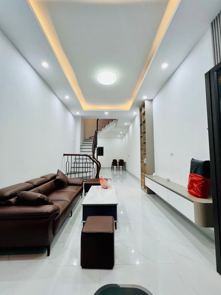 Bán nhà Ngọc Hồi - diện tích 40m2 4 tầng - Ô TÔ TRÁNH - giá 11,9 tỷ