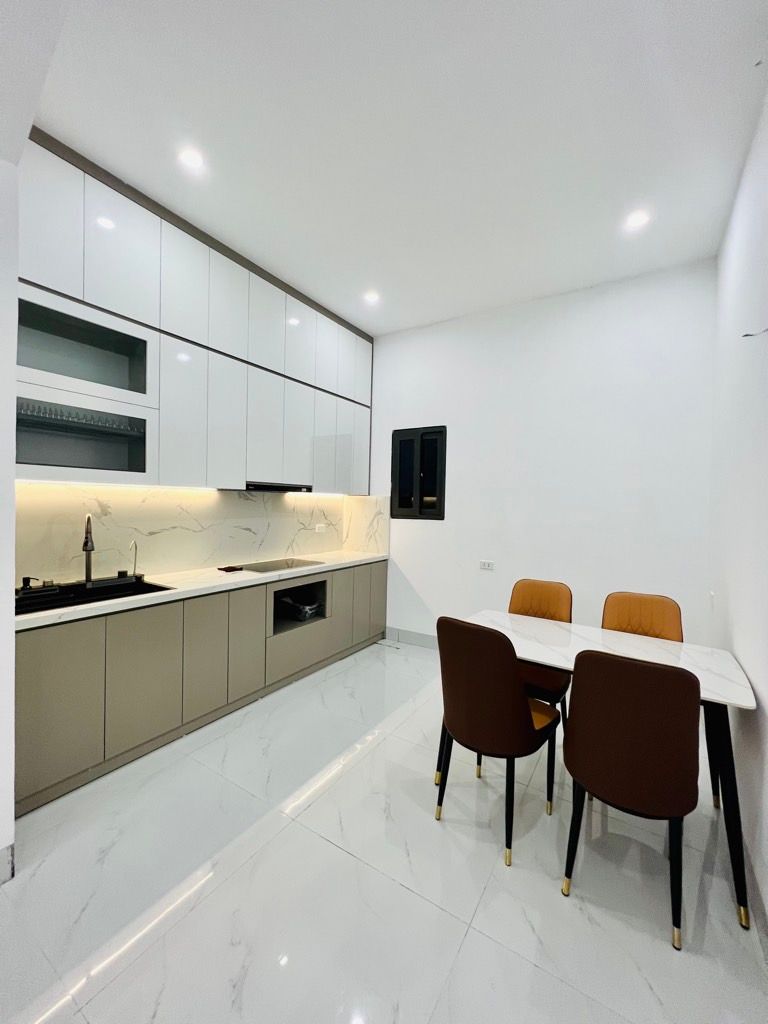 Bán nhà Ngọc Hồi - diện tích 40m2 4 tầng - Ô TÔ TRÁNH - giá 11,9 tỷ