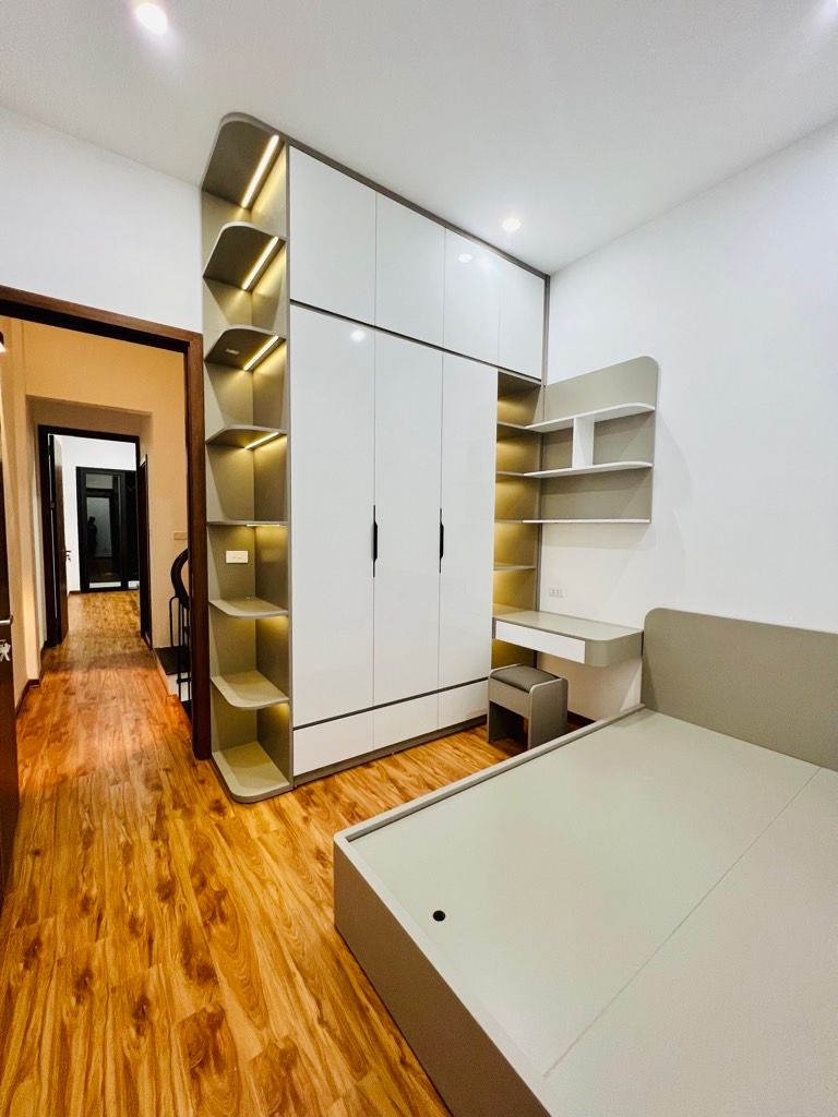 Bán nhà Ngọc Hồi - diện tích 40m2 4 tầng - Ô TÔ TRÁNH - giá 11,9 tỷ