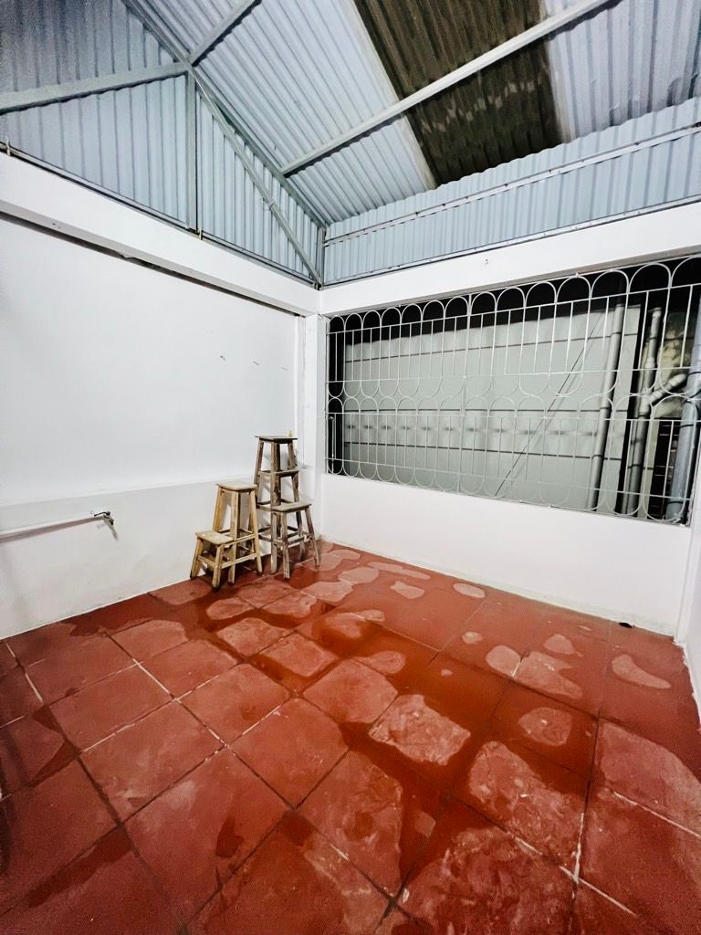 Bán nhà Ngọc Hồi - diện tích 40m2 4 tầng - Ô TÔ TRÁNH - giá 11,9 tỷ