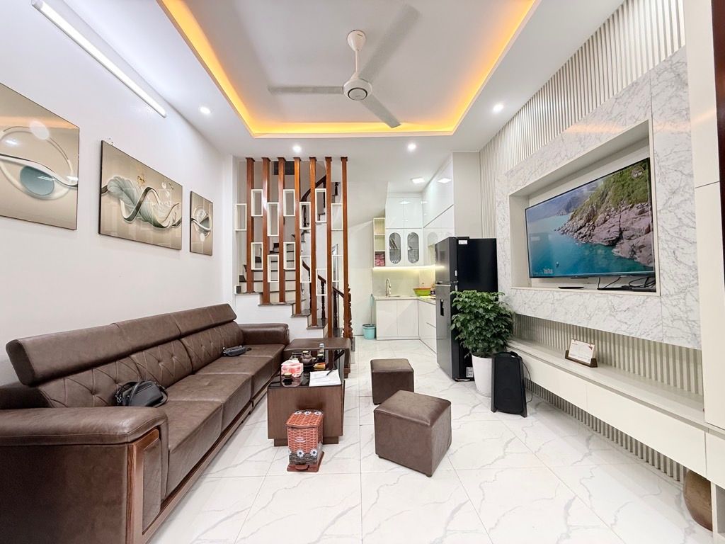 Bán nhà Bằng Liệt - diện tích 30m2 5 tầng - gần ô tô - giá 7,9 tỷ