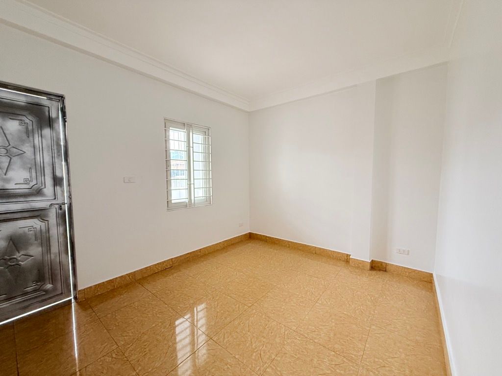 Bán nhà Bằng Liệt - diện tích 30m2 5 tầng - gần ô tô - giá 7,9 tỷ